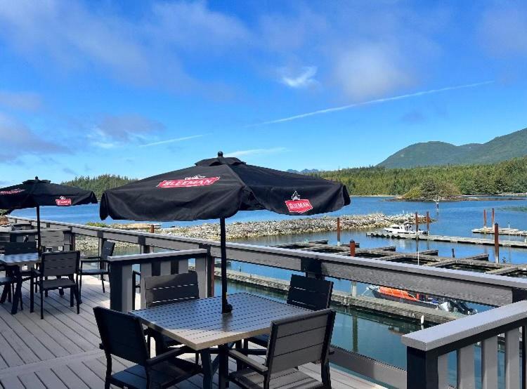 Island West Resort-Motel Ucluelet Exterior photo