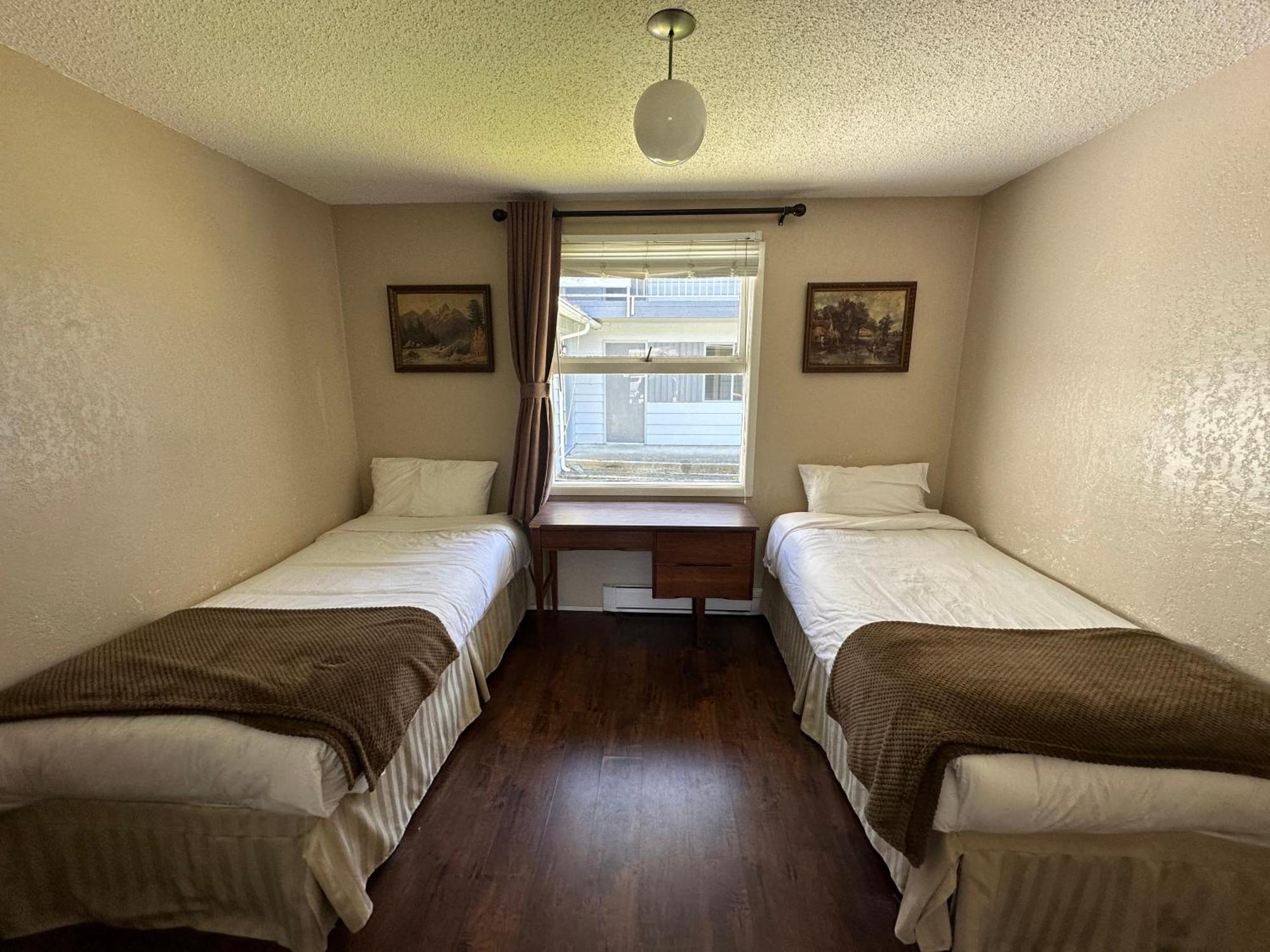 Island West Resort-Motel Ucluelet Exterior photo