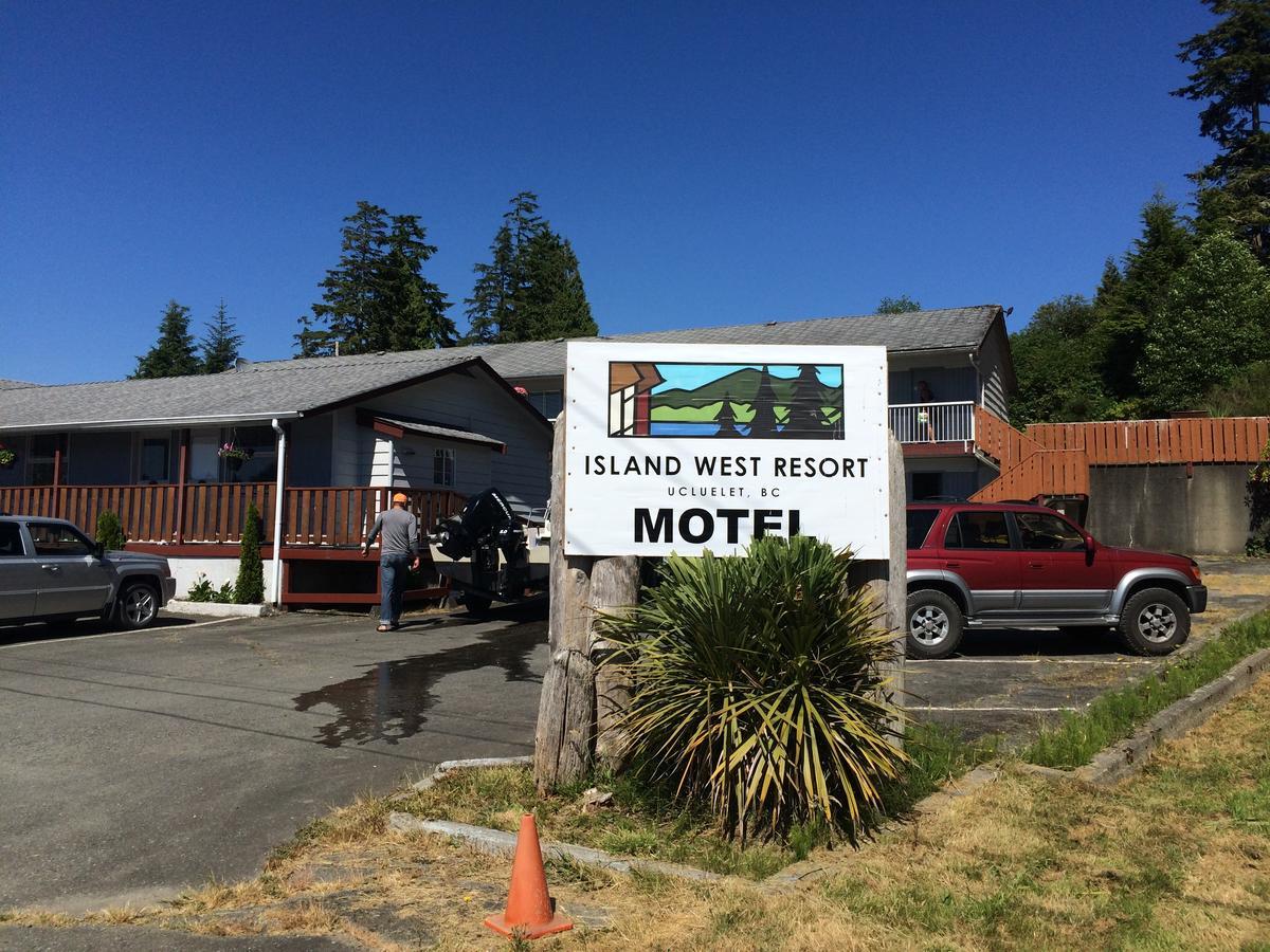 Island West Resort-Motel Ucluelet Exterior photo
