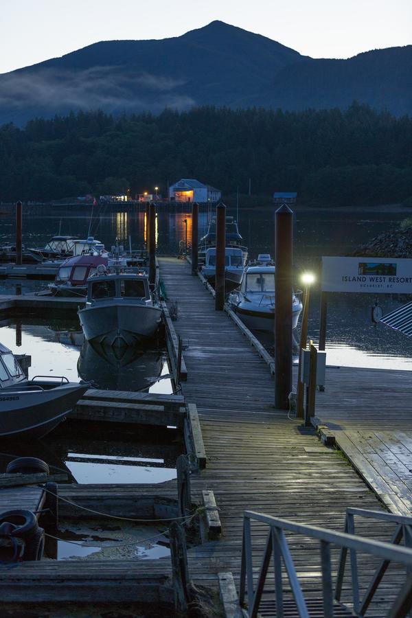 Island West Resort-Motel Ucluelet Exterior photo