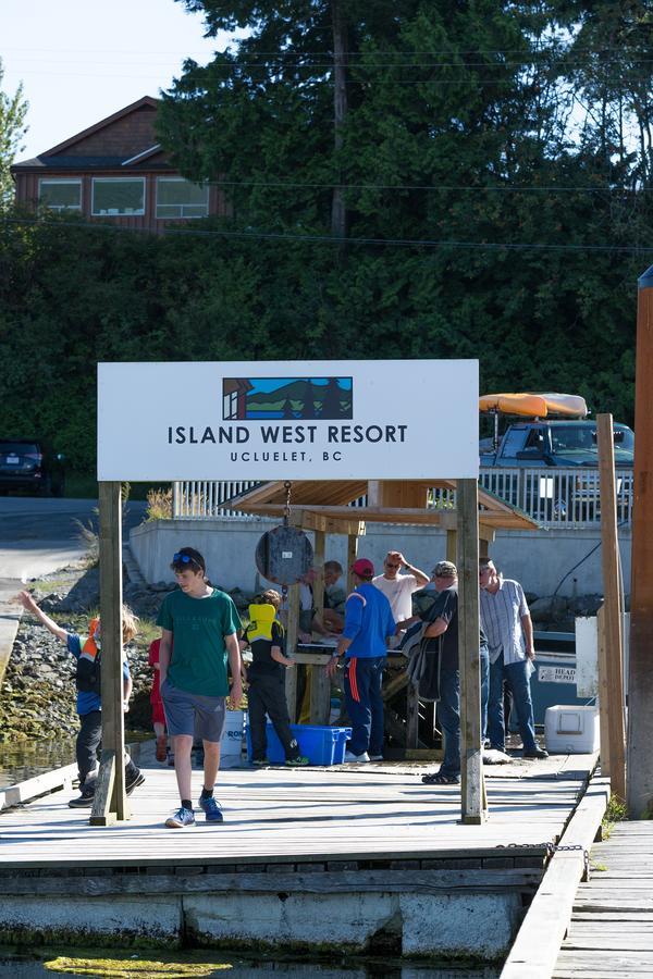 Island West Resort-Motel Ucluelet Exterior photo